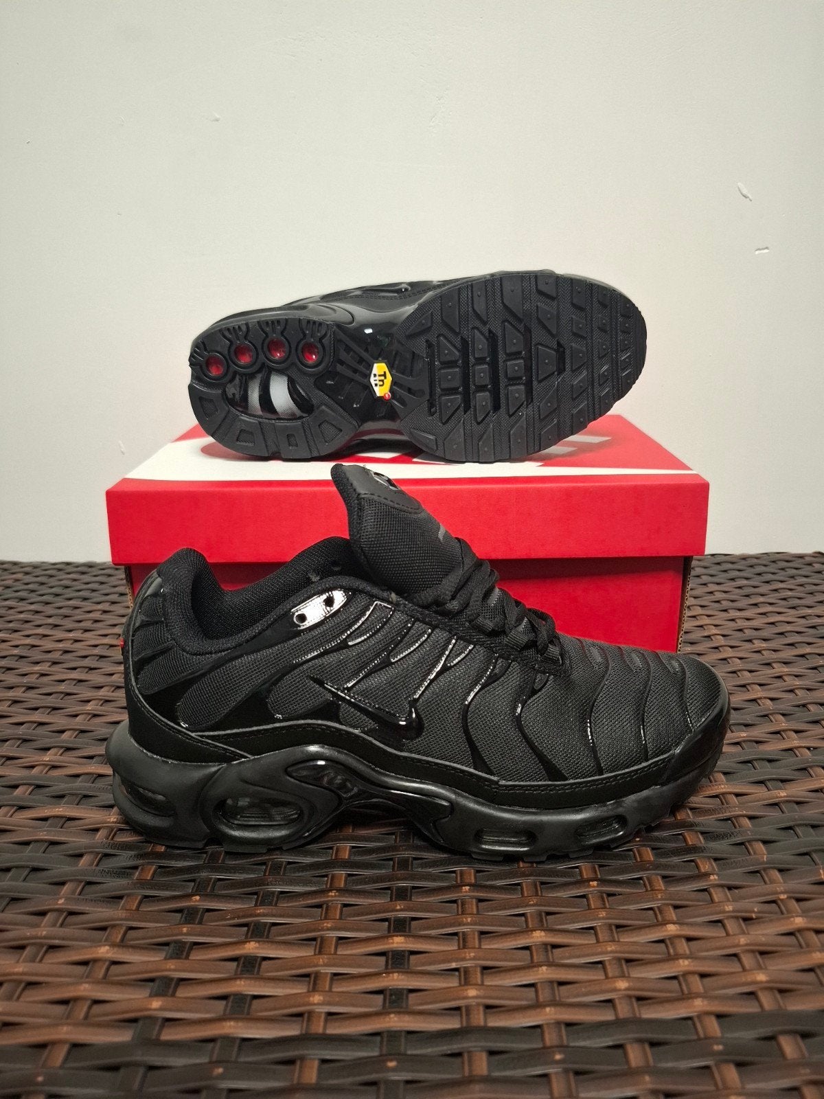 Nike Air Max Plus TN Noir, Enlèvement, Neuf, Chaussures