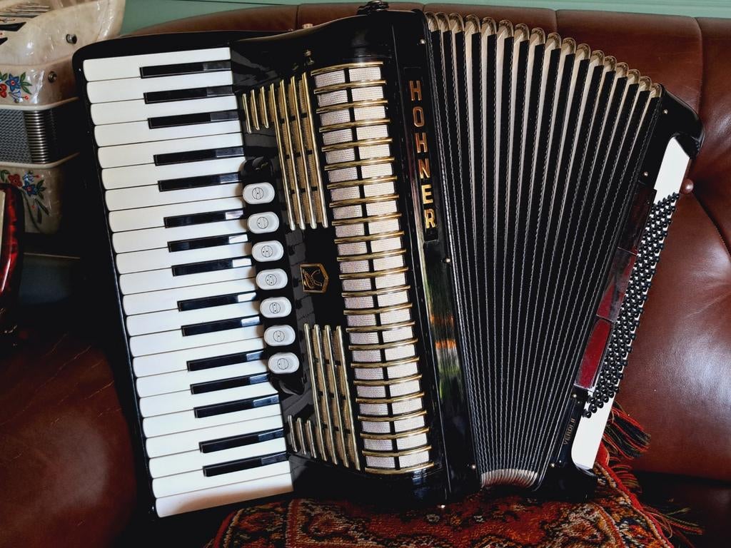 Accordéon HOHNER VERDI II noir/ormolu, Musique & Instruments, Accordéons, Enlèvement ou Envoi, Comme neuf, Hohner