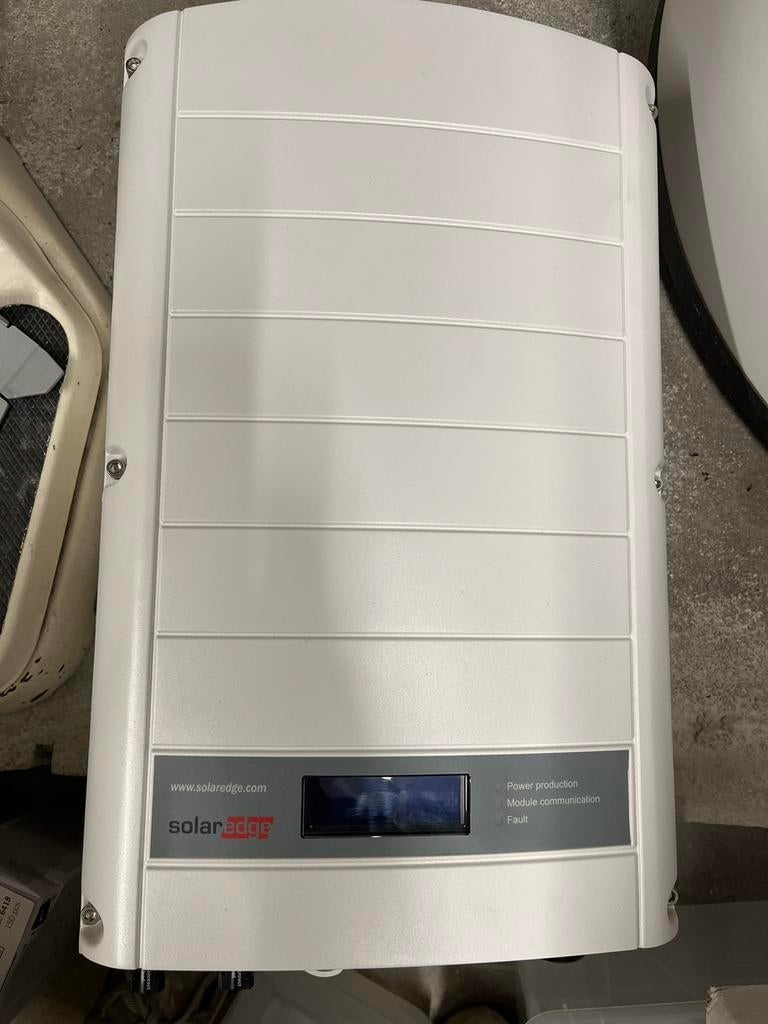 Onduleur SolarEdge SE9K, 9 kW, triphasé, Enlèvement, Comme neuf