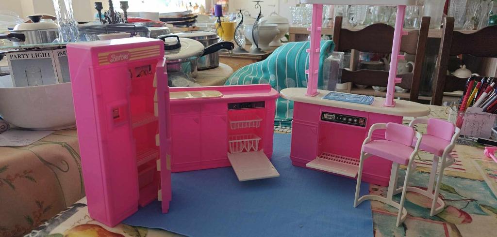 Barbie keuken jaren '80 frigo aanrecht fornuis, Ophalen of Verzenden, Gebruikt, Poppenhuis