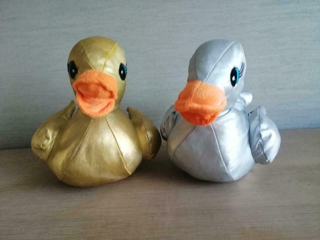 Zilver en gouden eend knuffel, Ophalen of Verzenden, Zo goed als nieuw