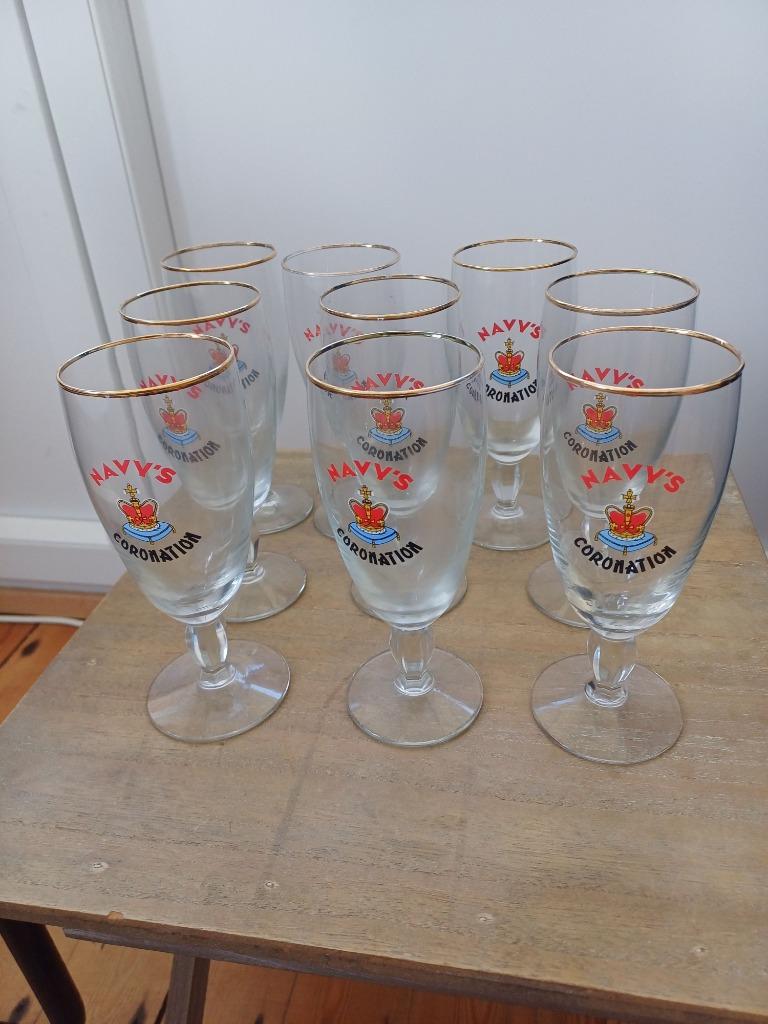 9 verres NAVY’S CORONATION, Verzamelen, Glas en Drinkglazen, Ophalen, Zo goed als nieuw, Bierglas