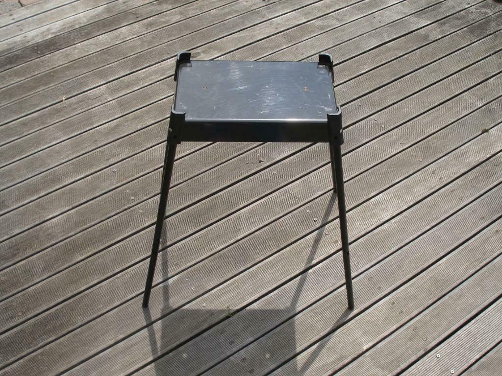 Tafel voor electrische barbecue, Tuin en Terras, Ophalen of Verzenden, Zo goed als nieuw