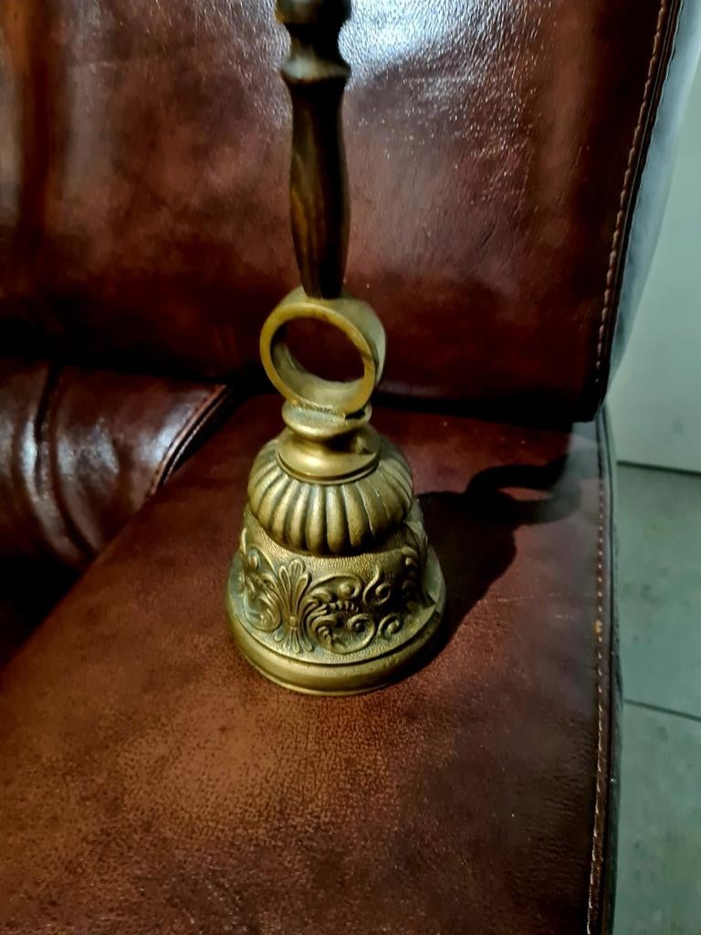 Antieke Bronzen Handbel met Houten Handvat, Antiek en Kunst, Ophalen of Verzenden, Brons