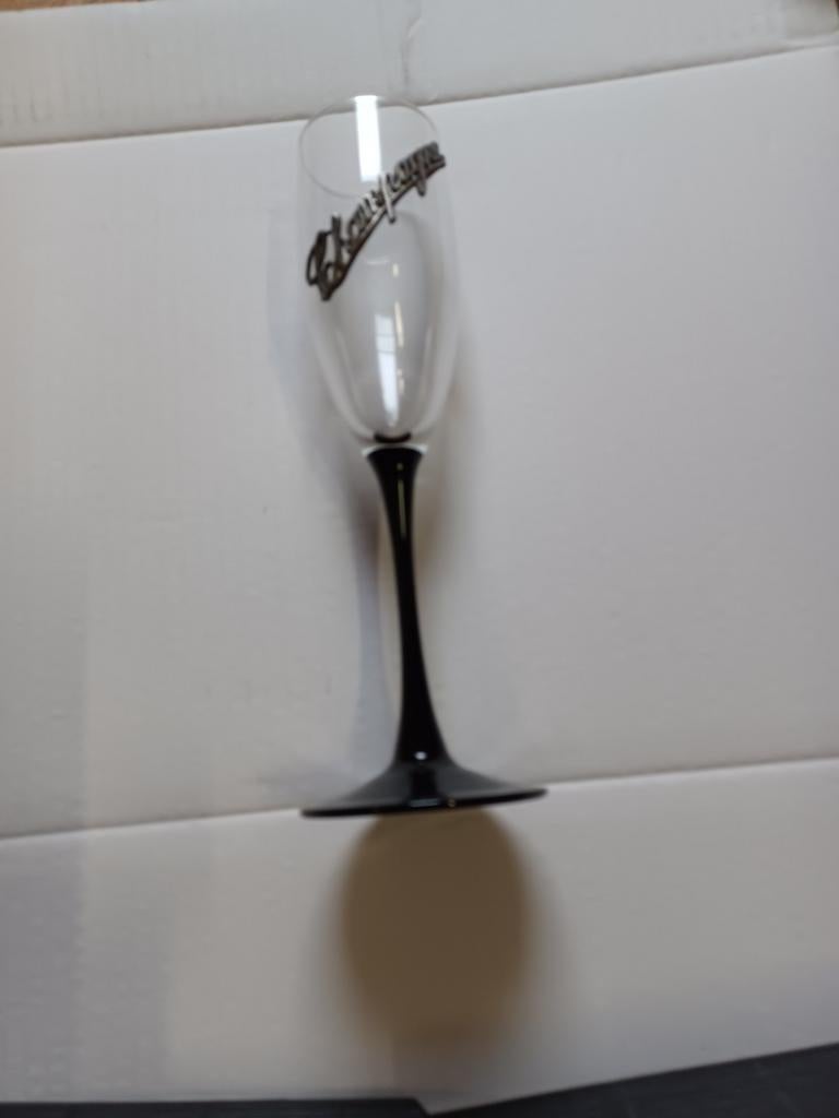 6 Champagne glazen op zwarte voet, Verzamelen, Ophalen