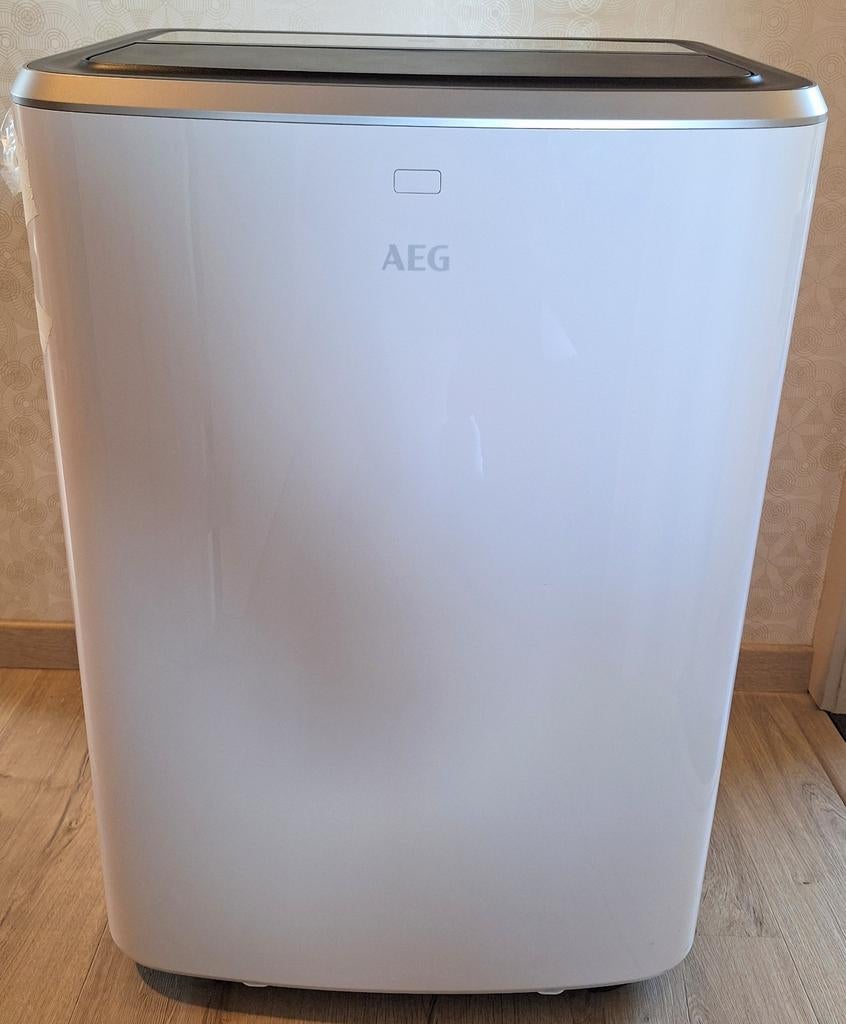 Mobiele airco merk AEG, type AXP26U338CW, Elektronische apparatuur, Airco's, Ophalen, Zo goed als nieuw, Mobiele airco, Afstandsbediening