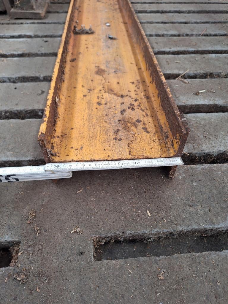 staalprofiel poutrel ligger Staalprofiel IPE220, Doe-het-zelf en Bouw, Ophalen, Gebruikt, IJzer