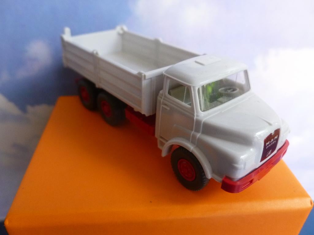 Camion MAN 6x6 à Benne 1/87 HO WIKING Made in Germany Neuf, Ophalen of Verzenden, Nieuw, Bus of Vrachtwagen, Wiking