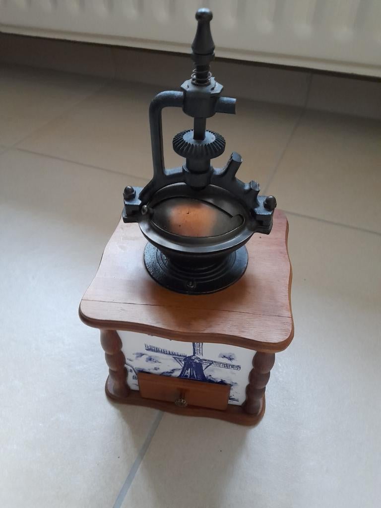 Moulin à café. MANIVELLE CASSEE., Enlèvement ou Envoi