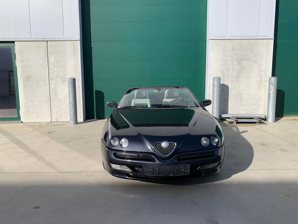 Alfa Romeo 3.0 V6 OLDTIMER en juin, Autos, Cuir, Achat, Entreprise, Spider