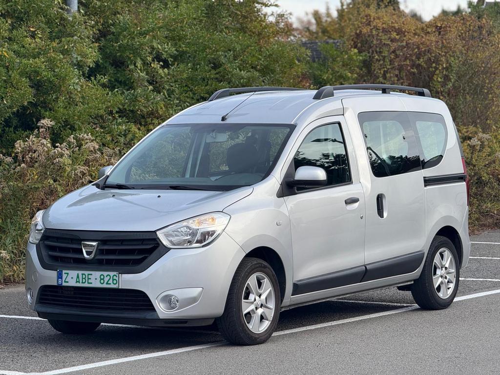DACIA DOKKER 1.2 BENZINE 2016 NAVI, Auto's, Voorwielaandrijving, Euro 6, 4 cilinders, Bedrijf