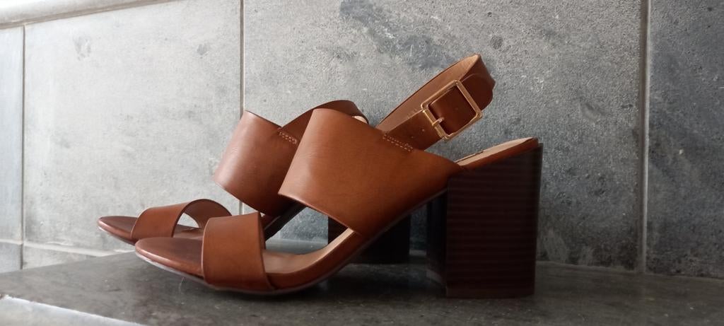 Nieuwe bruine damessandalen Mt 39, Kleding | Dames, Schoenen, Bruin, Primark, Instappers, Ophalen of Verzenden