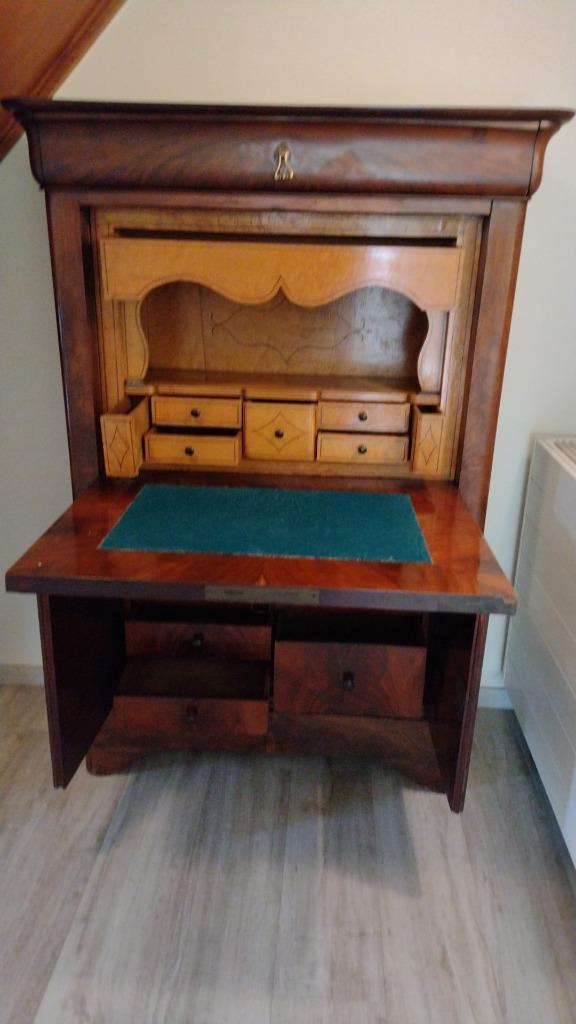 Secretaire Biedermeier, Enlèvement