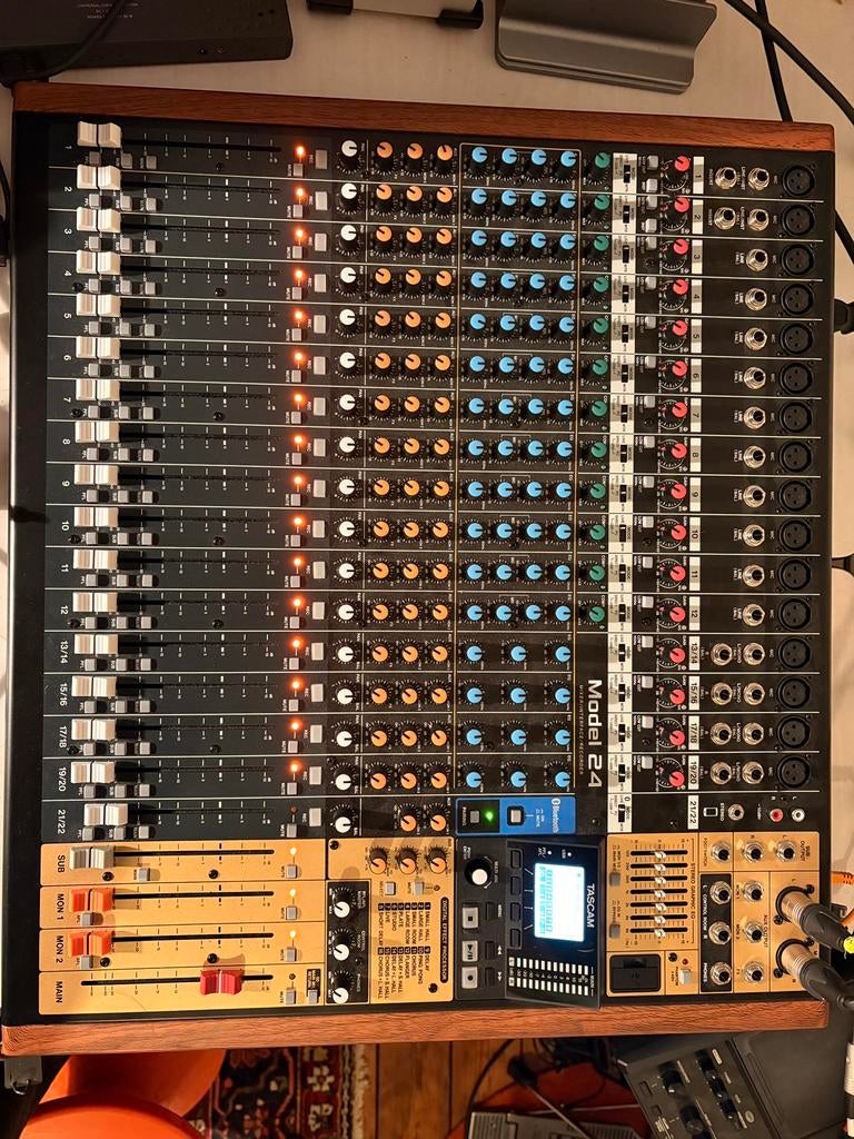 Tascam model 24 + FLIGHT CASE THON, Musique & Instruments, Enlèvement ou Envoi, Comme neuf