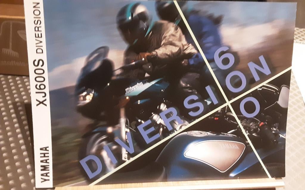 Yamaha xj 600 s diversion brochure, Ophalen of Verzenden, Zo goed als nieuw