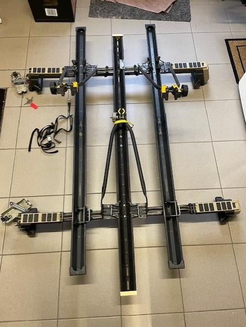 Fietsendragers dak (3 fietsen) "AutoMaxi Universal1", Ophalen, 3 fietsen of meer, Zo goed als nieuw, Dakdrager