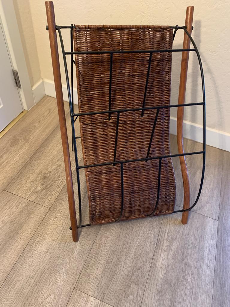 Rotan krantenrek boekenrek vintage, Huis en Inrichting, Woonaccessoires | Krantenbakken en Lectuurbakken, Ophalen