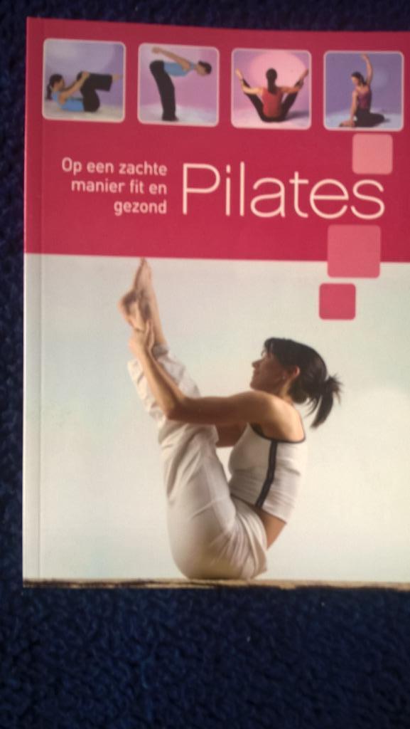 OP EEN ZACHTE MANIER FIT EN GEZOND - PILATES, Boeken, Ophalen of Verzenden