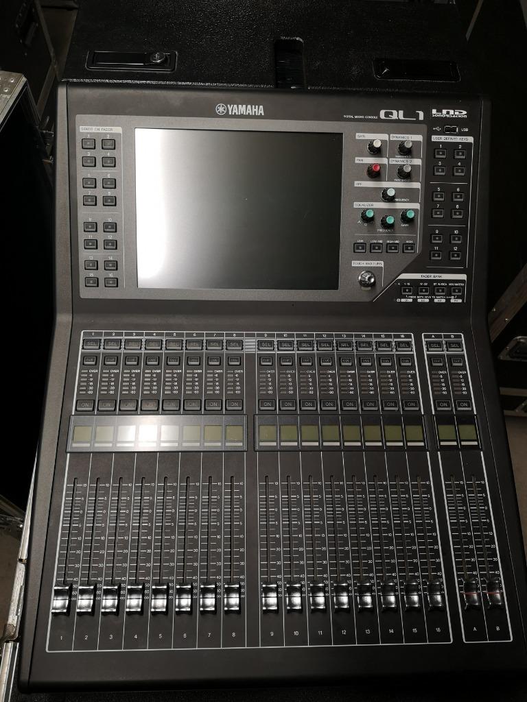 Console de mixage Yamaha QL1 comme neuf, Enlèvement ou Envoi, Comme neuf
