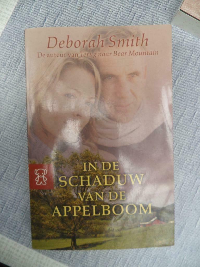 keuze uit 2 boeken van deborah smith, Ophalen of Verzenden, Zo goed als nieuw