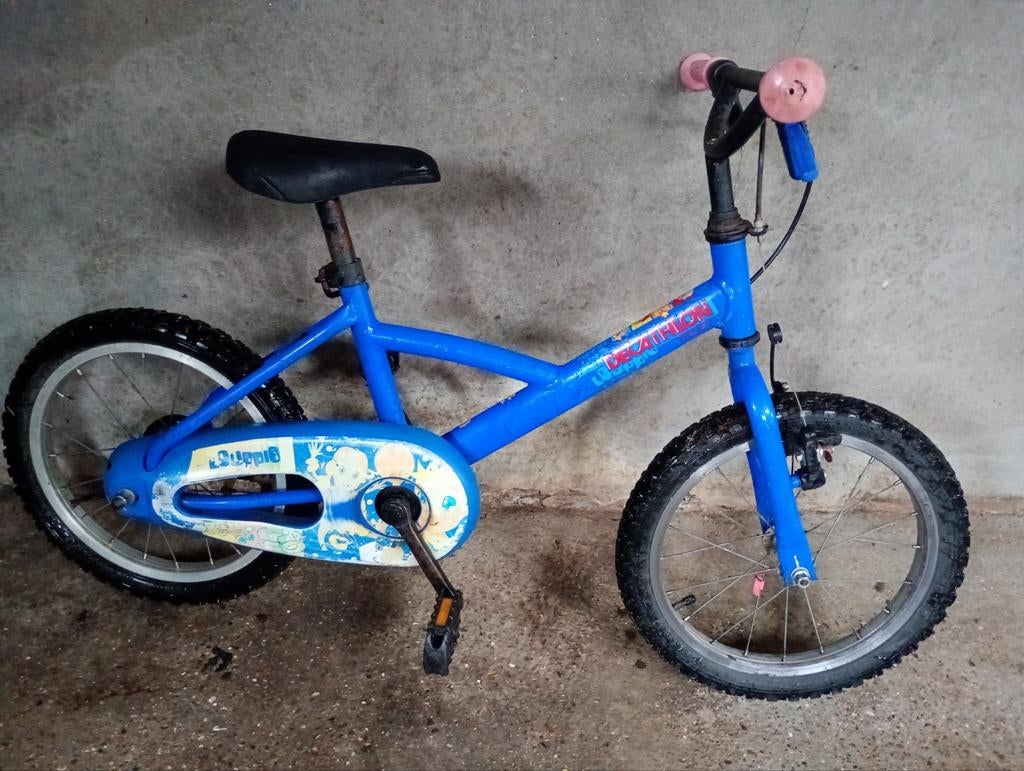 Blauwe kinderfiets decathlon, Fietsen en Brommers, Ophalen, Gebruikt