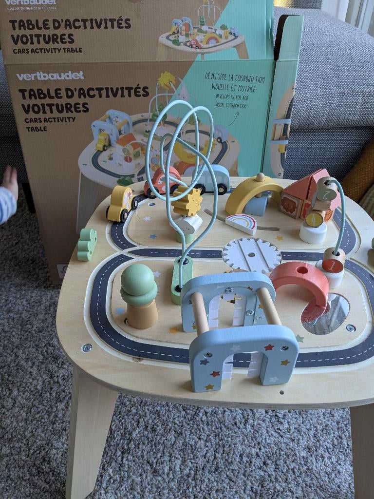 Cars activity table - activiteitentafel baby Vertbaudet, Enlèvement, Comme neuf