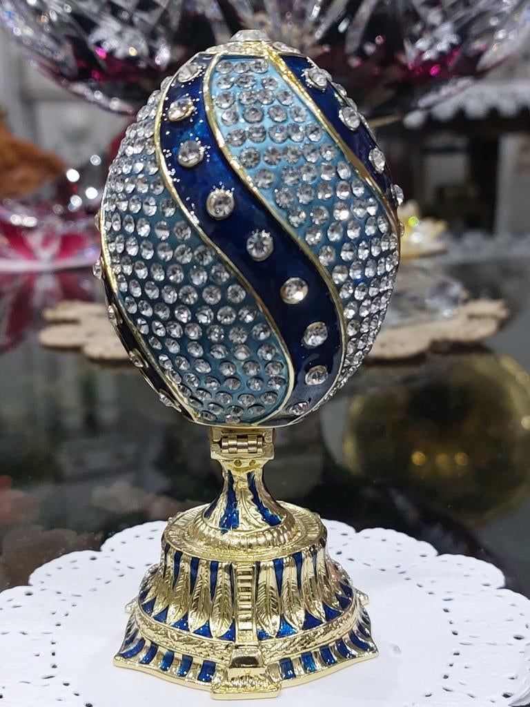 Superbe œuf style Fabergé, Enlèvement