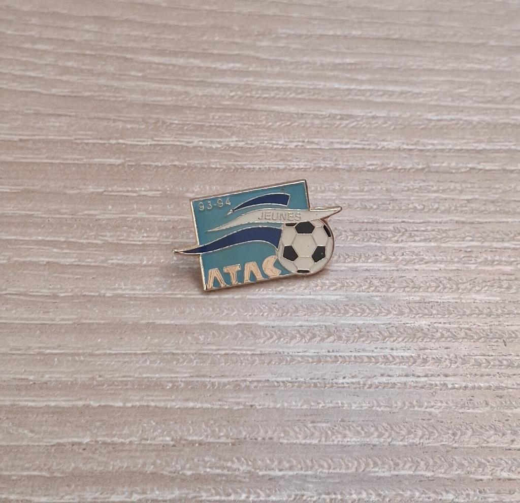 PIN - VOETBAL - FOOTBALL, Collections, Envoi, Utilisé, Sport, Insigne ou Pin's