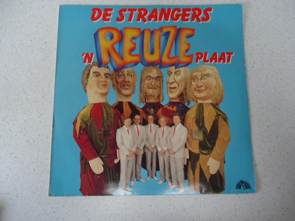 LP van "De Strangers" 'N Reuze Plaat anno 1983., CD & DVD, Vinyles | Néerlandophone, Utilisé, Chanson réaliste ou Smartlap, 12 pouces