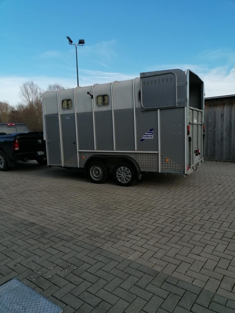 Paardentrailer, Ophalen
