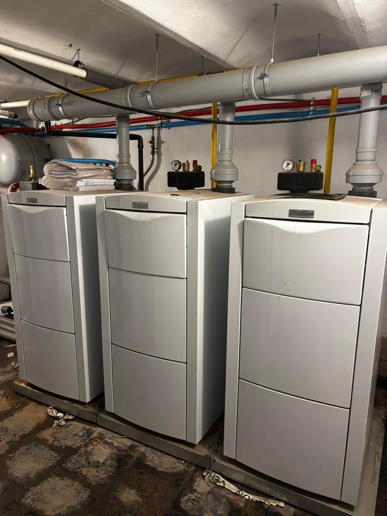 SYSTÈME DE CHAUFFAGE VAILLANT (QUASI NEUF), Enlèvement, Comme neuf