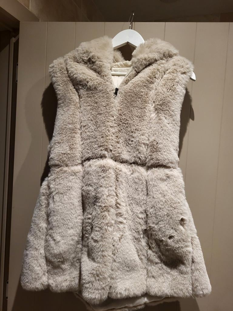 Bodywarmer namaakpels medium, Ophalen of Verzenden, Zo goed als nieuw, Maat 38/40 (M), Beige
