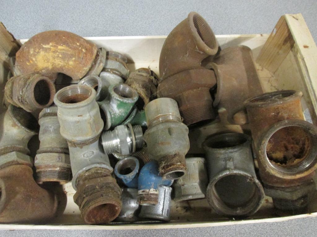 Allerlei schroefkoppelingen, galva/ ijzer koppelingen., Doe-het-zelf en Bouw, Ophalen, Gebruikt