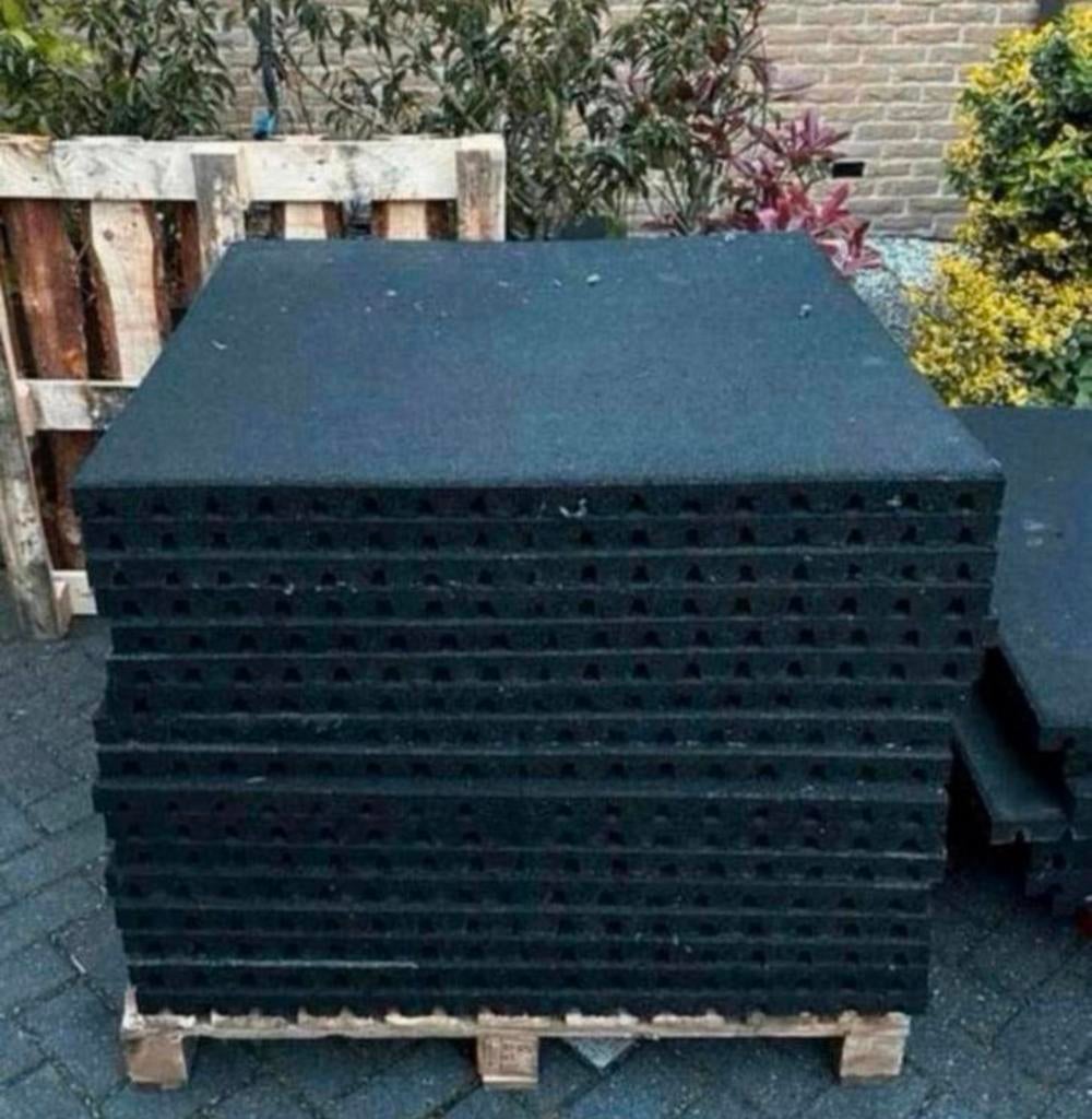 Rubberen Stalmatten 100x100 4cm dik, Dieren en Toebehoren, Stalling en Weidegang, Stalling, 4 paarden of pony's of meer