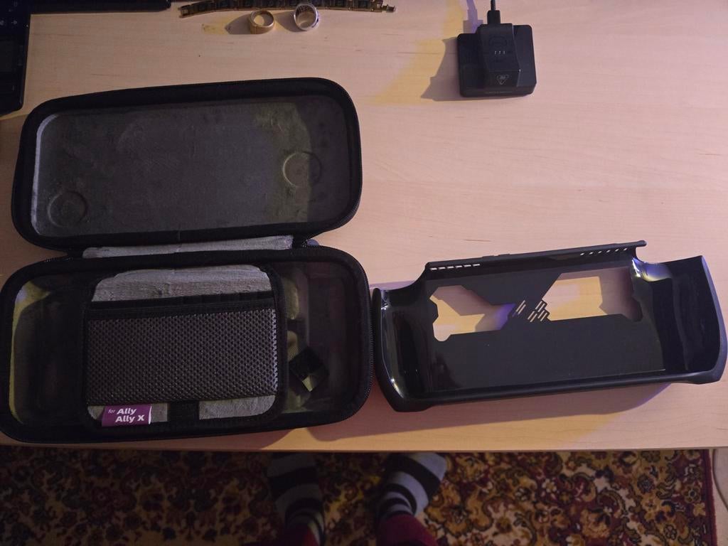 La housse de protection pour ROG ALLY/ROG ALLY X se range da, Enlèvement, Comme neuf