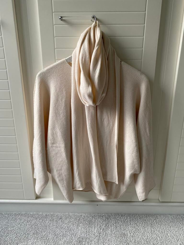 Ecru trui met bijpassende sjaal taille unique, Kosto, Ophalen of Verzenden, Zo goed als nieuw, Overige kleuren
