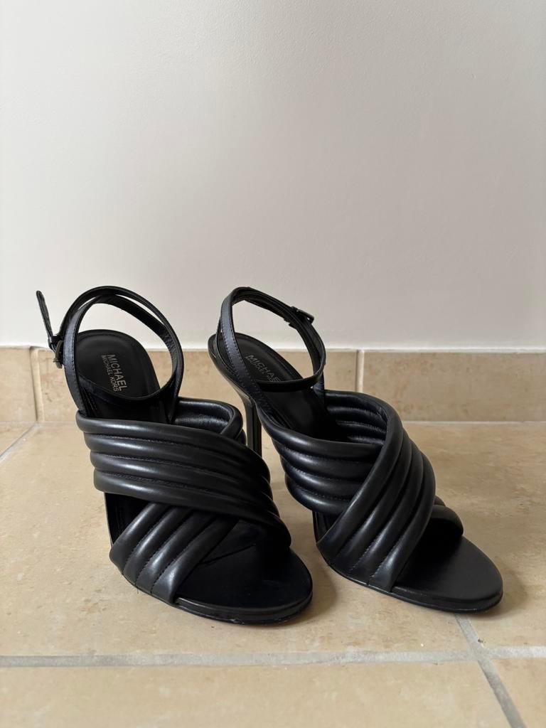 Michael Kors sandalen met hak maat 8.5 (=39) - €55, Kleding | Dames, Schoenen, Zwart, Zo goed als nieuw, Sandalen of Muiltjes