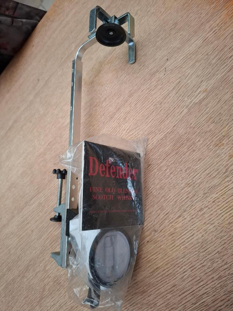 Porte-bouteille/distributeur de whisky Defender (neuf), Enlèvement ou Envoi, Neuf, Ustensile