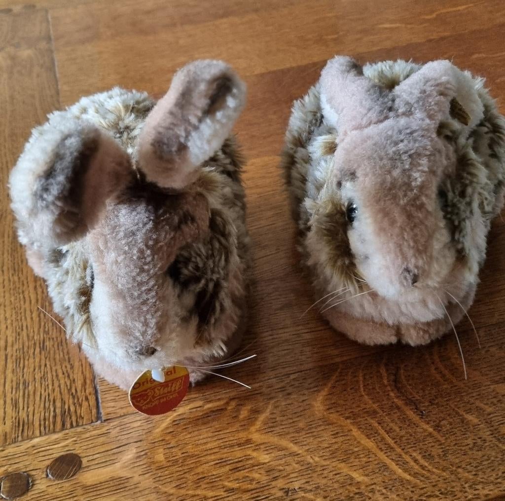 2 lapins en peluche Steiff, Enlèvement, Comme neuf