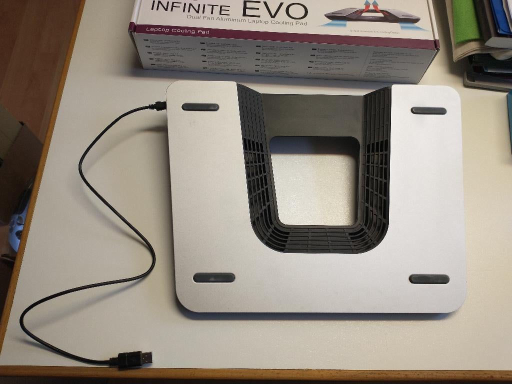 Cooler Master NotePal Infinite EVO laptop-cooler, Computers en Software, Computerkoelers, Zo goed als nieuw, Luchtkoeling, Ophalen of Verzenden