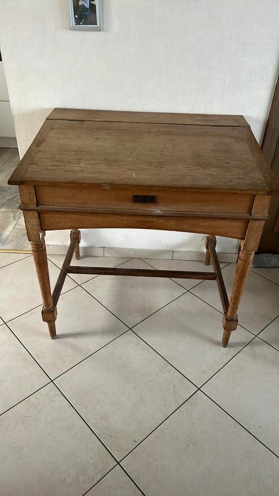 Schrijftafel, Enlèvement