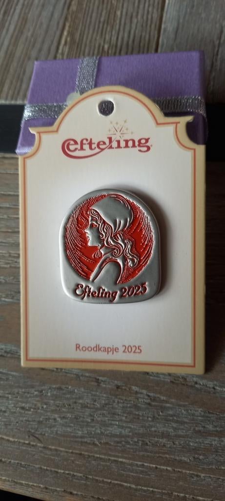 Efteling pin Roodkapje Sprookjesbos 2025 pin, Ophalen of Verzenden, Zo goed als nieuw