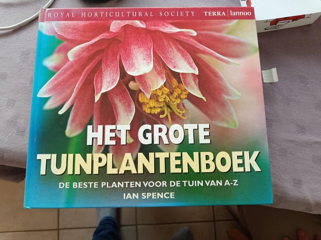 I. Spence - Le grand livre sur les plantes de jardin, Enlèvement ou Envoi, I. Spence