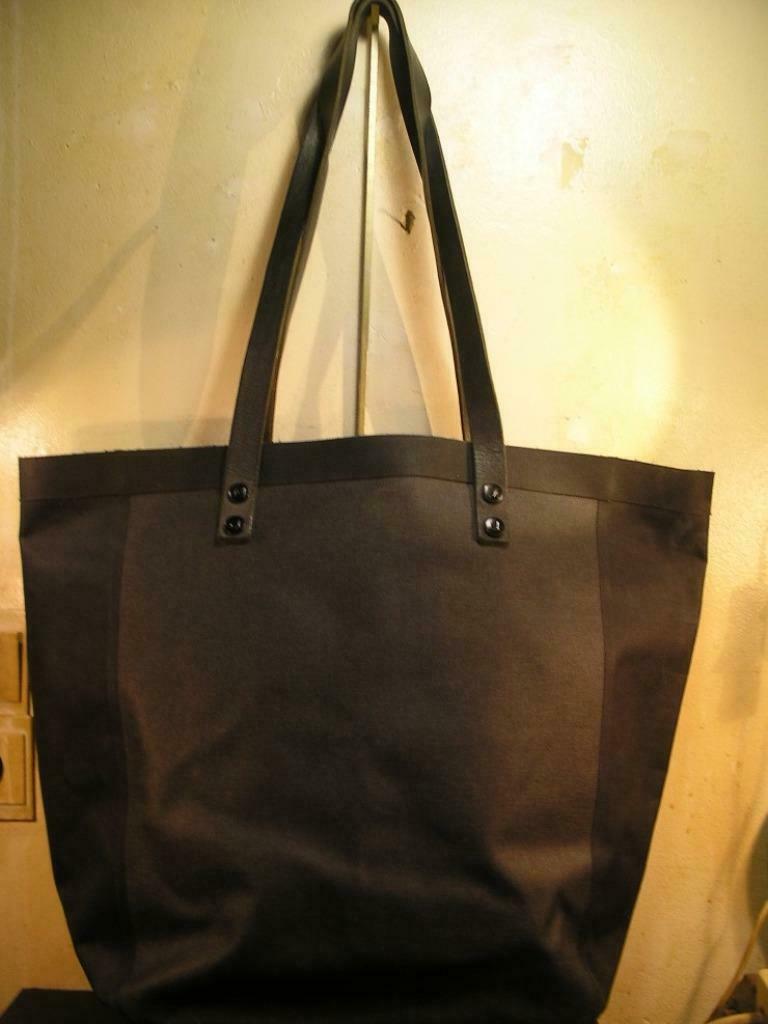 MARC JACOBS ZWART GECOAT TAS / TOTE / CANVAS, Ophalen of Verzenden, Zo goed als nieuw, Zwart, Shopper