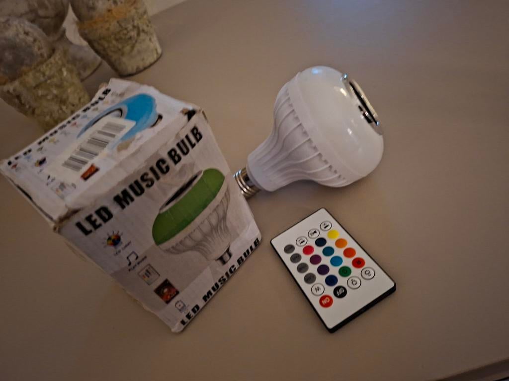 Lampe LED avec prise Bluetooth pour haut-parleur E27, Envoi