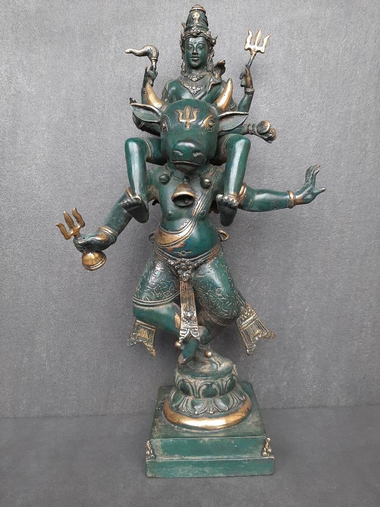 Bronzen beeld van Shiva die op de heilige buffel Nandi rijdt, Antiek en Kunst, Ophalen of Verzenden