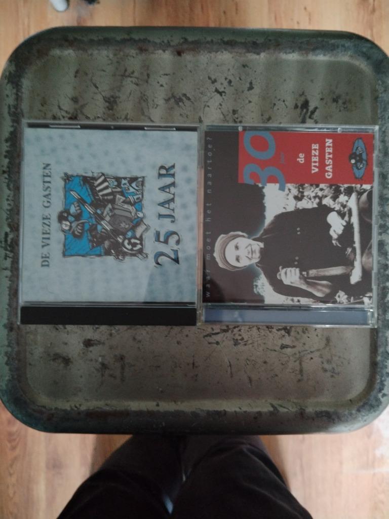De vieze gasten – 25 jaar en 30 jaar, Verzenden, Levenslied of Smartlap