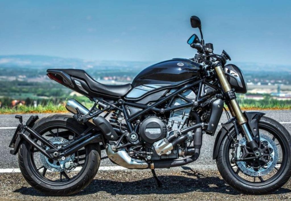 Benelli 752S, Permis Moto A, Plus de 35 kW, 754 cm³, 2 cylindres