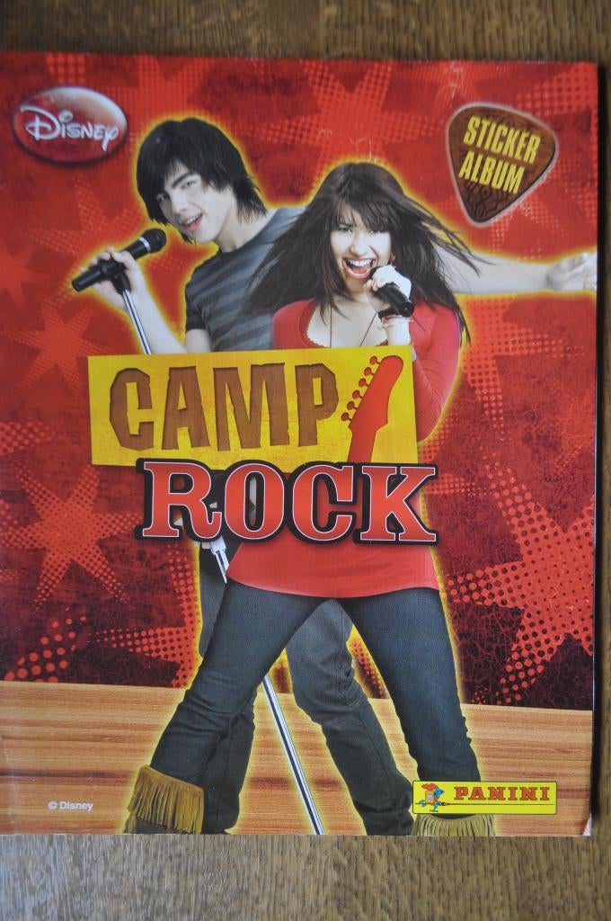 PANINI LEEG ALBUM + ALLE 192 STICKERS DISNEY CAMP ROCK, Enlèvement ou Envoi, Comme neuf, Plusieurs autocollants