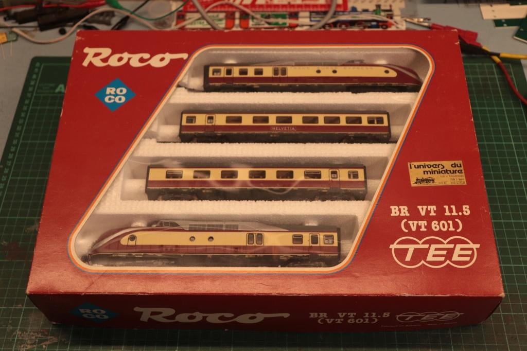 ROCO VT 11.5 04183A + 04070A TEE "Helvetia" - H0 1/87 DC, Gelijkstroom, Ophalen of Verzenden, Roco, Analoog